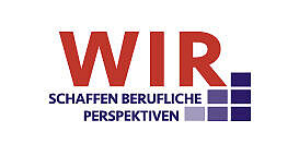 Logo mit dem Schriftzug 'WIR. SCHAFFEN BERUFLICHE PERSPEKTIVEN' in Rot und Blau mit sechs blauen Quadraten rechts angeordnet als Treppe.